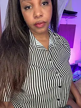 kitty  blackgl online show from April 6, 2026, 11:11 am