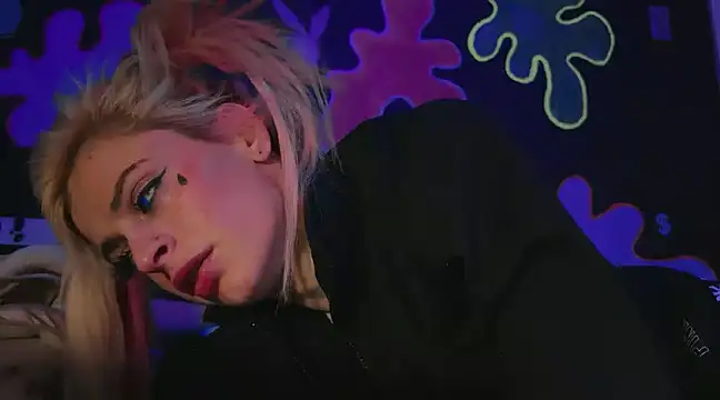 watermellonpussy online show from December 28, 2024, 12:45 pm