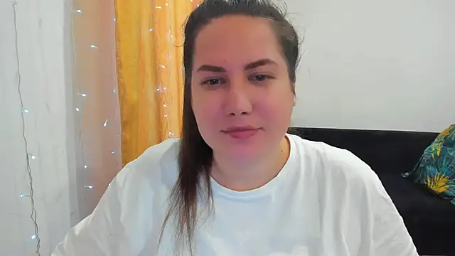  madalexa  online show from February 2, 2026, 1:10 pm