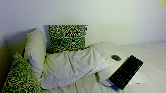 Snapshot of samanta_r_ chatting on March 1, 2026, 5:15 pm samanta r online show from March 1, 2026, 5:15 pm