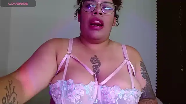 Snapshot of Dirty_sara17 chatting on September 12, 2025, 12:33 am Dirty sara17 online show from September 12, 2025, 12:33 am