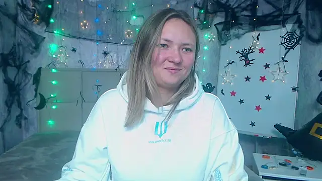 SallyVerda online show from October 21, 2025, 5:46 pm