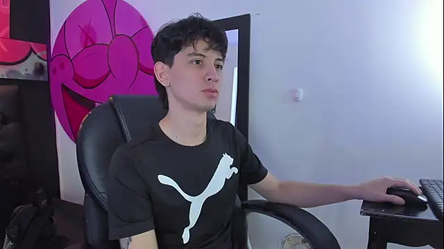 Snapshot of Santi_delacruz chatting on December 5, 2024, 2:44 pm Santi delacruz online show from December 5, 2024, 2:44 pm