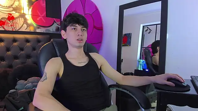 Snapshot of Santi_delacruz chatting on December 24, 2024, 3:05 pm Santi delacruz online show from December 24, 2024, 3:05 pm