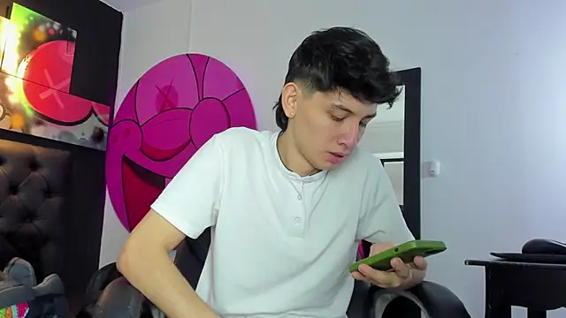 Snapshot of Santi_delacruz chatting on February 14, 2025, 3:26 pm Santi delacruz online show from February 14, 2025, 3:26 pm