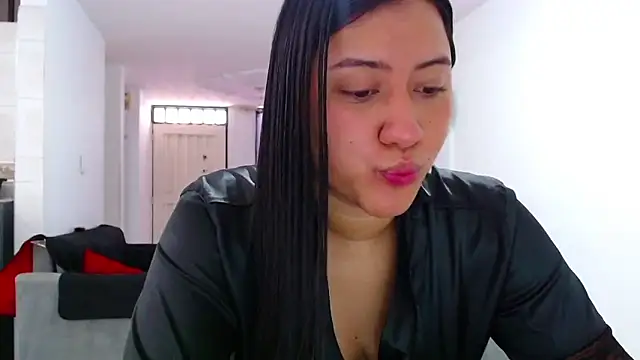 LuciaTomson online show from May 21, 2026, 4:03 pm