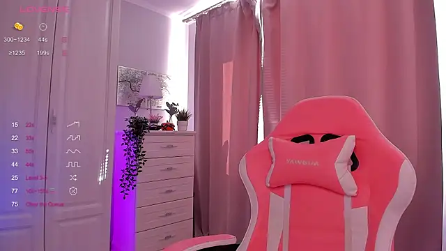 FreyaRaya online show from February 6, 2025, 8:39 am