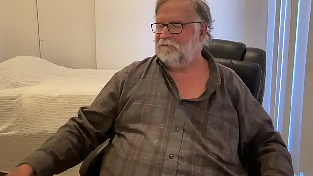 Drummajor online show from December 2, 2025, 5:41 pm