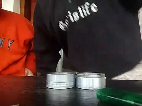 Snapshot of Dracomf chatting on November 6, 2025, 9:59 pm Dracomf online show from November 6, 2025, 9:59 pm