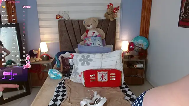 Snapshot of Nadia_84 chatting on November 10, 2025, 12:04 pm Nadia 84 online show from November 10, 2025, 12:04 pm