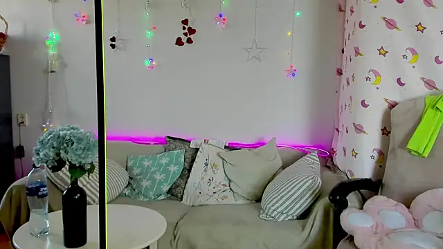 Snapshot of Evelyn_Harper@xh chatting on March 22, 2025, 8:51 am Evelyn Harperxh online show from March 22, 2025, 8:51 am