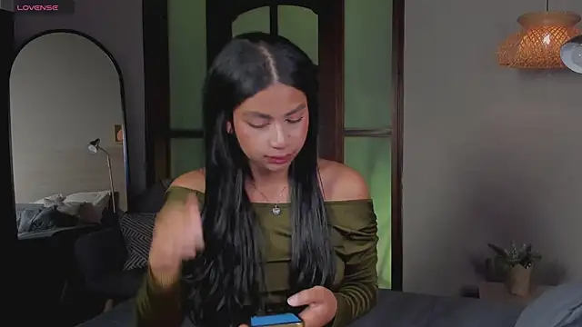 nayah   online show from January 9, 2026, 7:59 pm