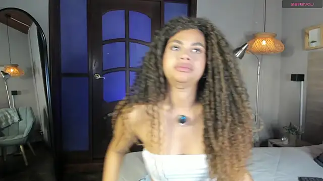 nayah   online show from February 5, 2026, 7:40 pm