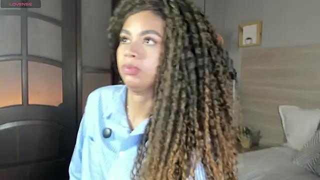 nayah   online show from February 28, 2026, 7:59 pm