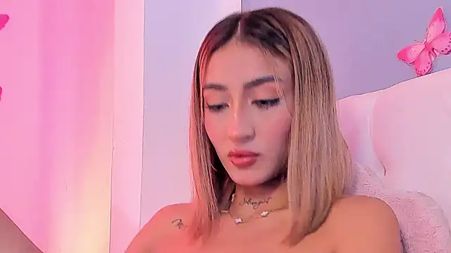 rosemonrooe online show from April 6, 2026, 2:18 pm