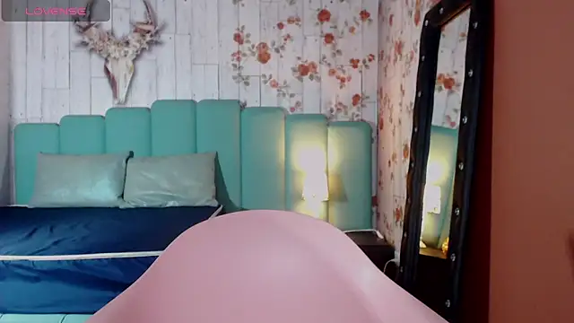 Snapshot of Alison_Simmons chatting on January 4, 2025, 9:20 pm Alison Simmons online show from January 4, 2025, 9:20 pm