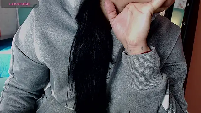 Snapshot of Alison_Simmons chatting on January 5, 2025, 2:30 pm Alison Simmons online show from January 5, 2025, 2:30 pm