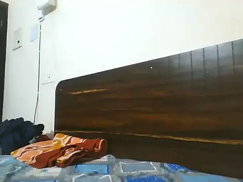 Snapshot of Dusky_Aarav chatting on September 28, 2025, 8:42 am Dusky Aarav online show from September 28, 2025, 8:42 am