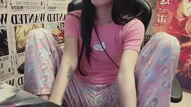 SNAKEgirlQAQ online show from May 31, 2026, 6:09 pm