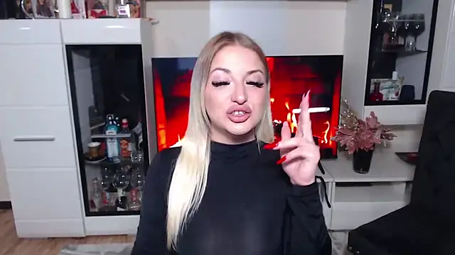 GodessJulia online show from December 3, 2025, 10:41 pm