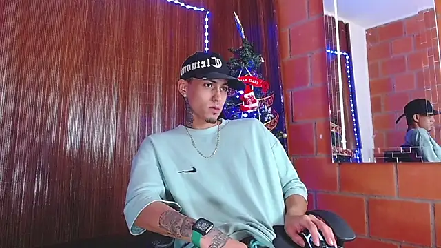 Liam lee online show from December 19, 2025, 4:14 pm