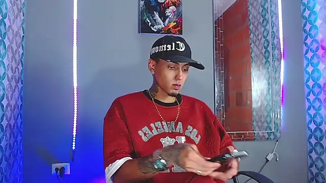 Liam lee online show from April 12, 2026, 12:04 am