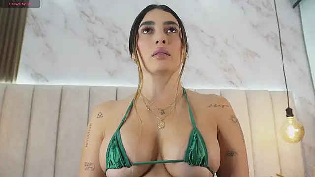 Annyy Rosse online show from December 2, 2025, 5:57 am