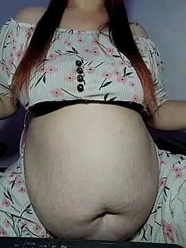Snapshot of Scarlet_garnet chatting on July 31, 2026, 12:32 am Scarlet garnet online show from July 31, 2026, 12:32 am