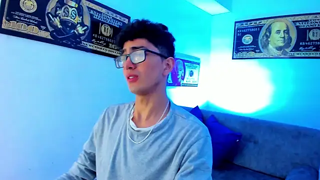 Snapshot of TylerWhite_ chatting on January 8, 2025, 5:59 am TylerWhite online show from January 8, 2025, 5:59 am
