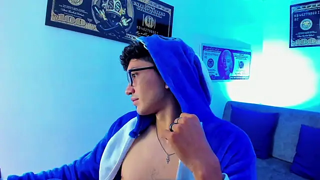 Snapshot of TylerWhite_ chatting on January 24, 2025, 3:00 am TylerWhite online show from January 24, 2025, 3:00 am