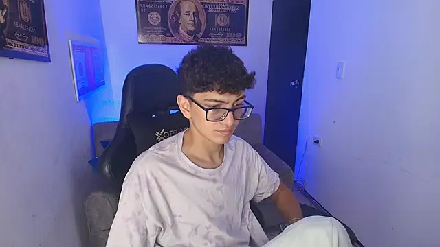 Snapshot of TylerWhite_ chatting on February 27, 2025, 3:04 am TylerWhite online show from February 27, 2025, 3:04 am