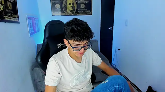 Snapshot of TylerWhite_ chatting on March 1, 2025, 2:48 am TylerWhite online show from March 1, 2025, 2:48 am