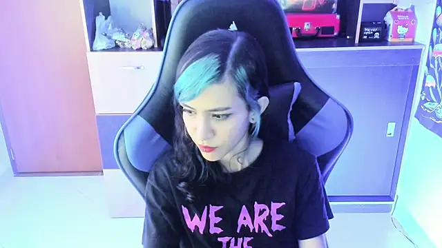 Badxbitch online show from March 25, 2026, 4:40 am