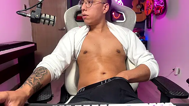 Snapshot of granxarma960 chatting on December 17, 2024, 6:24 am granxarma960 online show from December 17, 2024, 6:24 am