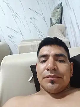 Snapshot of latino17 chatting on March 3, 2026, 3:12 am latino17 online show from March 3, 2026, 3:12 am