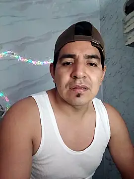 Snapshot of latino17 chatting on May 5, 2026, 5:48 am latino17 online show from May 5, 2026, 5:48 am