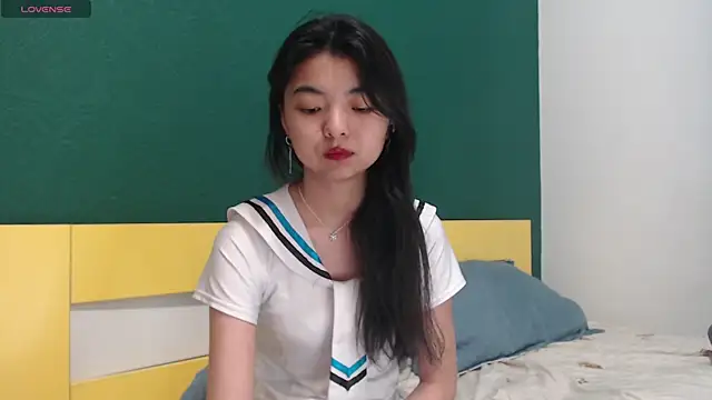 Shy Kira online show from April 17, 2026, 8:50 am