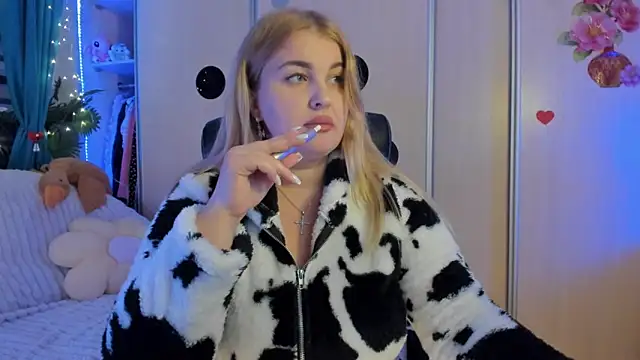 CoraSwon online show from February 6, 2026, 5:27 pm