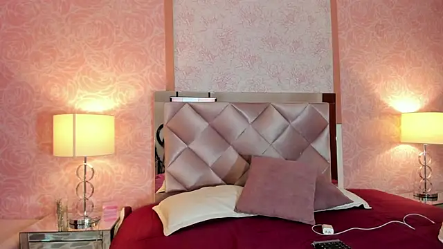 Maxim-Walker online show from November 16, 2025, 3:12 am