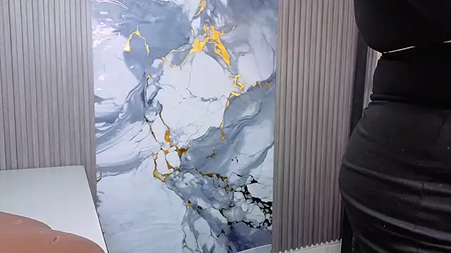 GianellaCox  online show from April 17, 2026, 1:03 pm