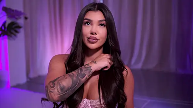 NatyDesiree online show from March 13, 2026, 8:04 pm