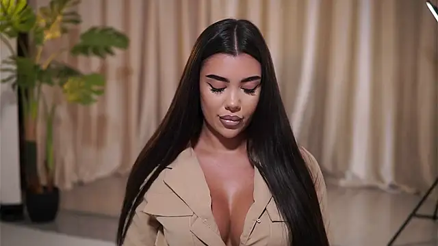 NatyDesiree online show from July 28, 2026, 7:26 pm