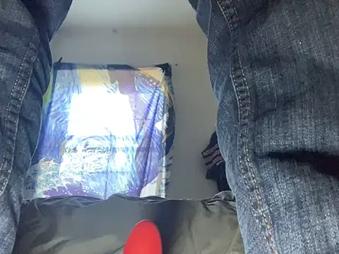 pantslesstraveler plt online show from September 25, 2025, 9:40 pm