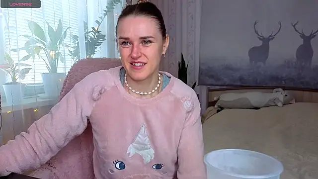 Snapshot of Bella__Swoon chatting on May 15, 2026, 4:30 am Bella Swoon online show from May 15, 2026, 4:30 am