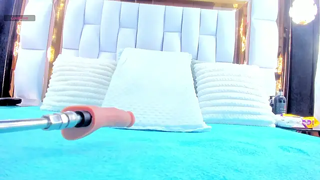 RileySweett online show from November 1, 2025, 11:56 am