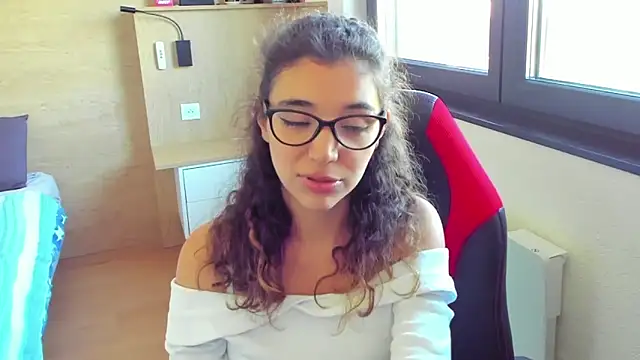 Snapshot of uniquerossie chatting on October 8, 2025, 2:14 pm uniquerossie online show from October 8, 2025, 2:14 pm