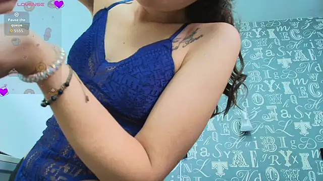 Lindsey8 online show from November 5, 2025, 12:49 pm