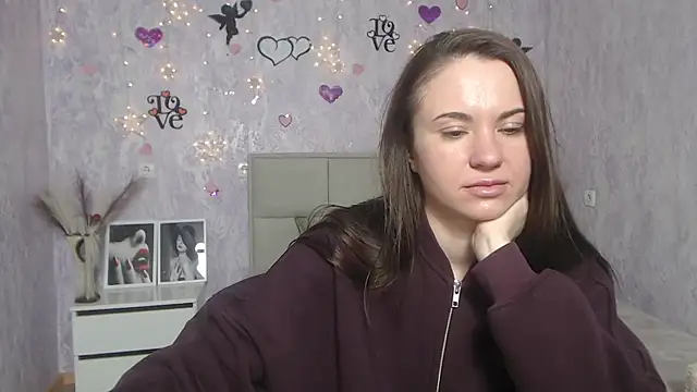 KaraCriegs online show from February 18, 2025, 6:26 pm