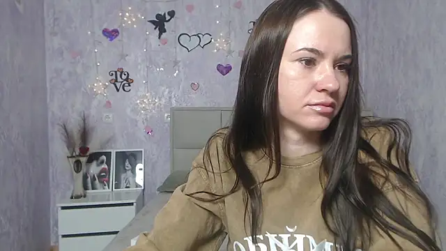 KaraCriegs online show from March 1, 2025, 6:21 pm