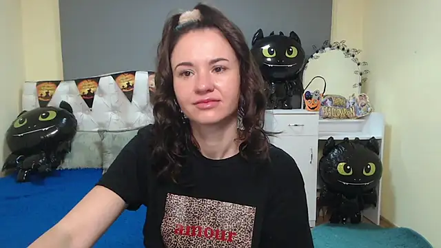 KaraCriegs online show from October 15, 2025, 5:24 pm